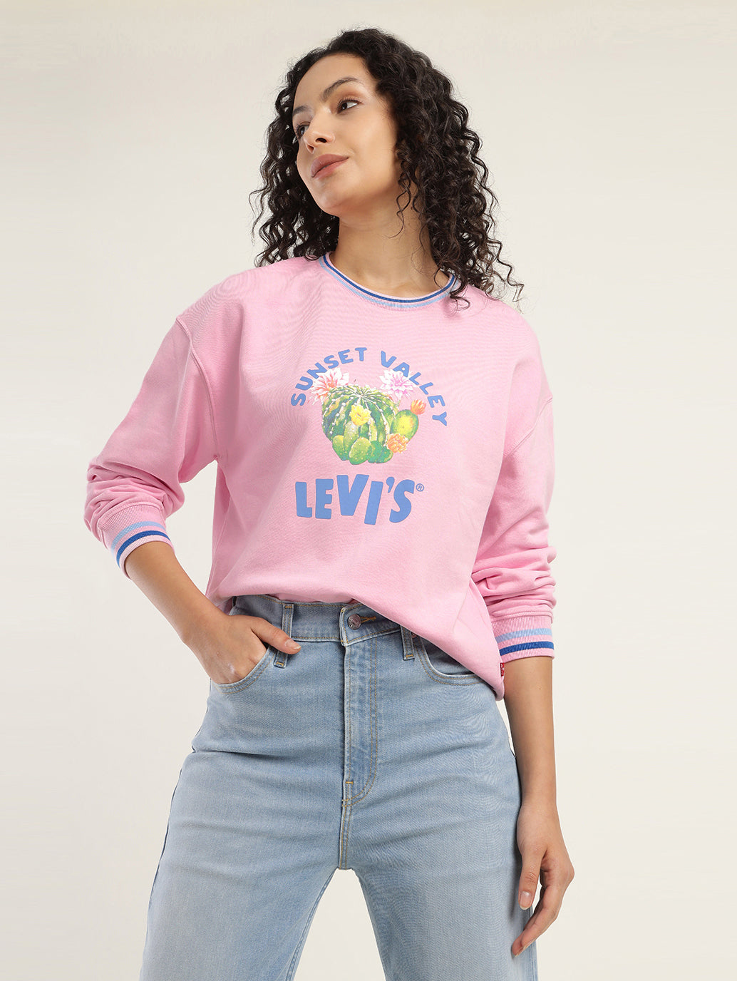 Women's Graphic Pink Crew Neck Sweatshirt – Levis India Store