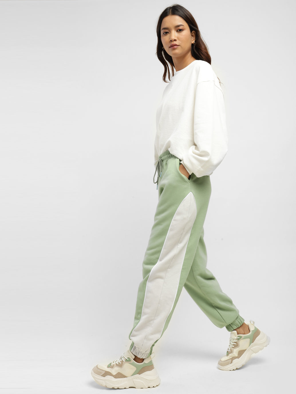 Shop Joggers for Women Online  Levi's India – Levis India Store