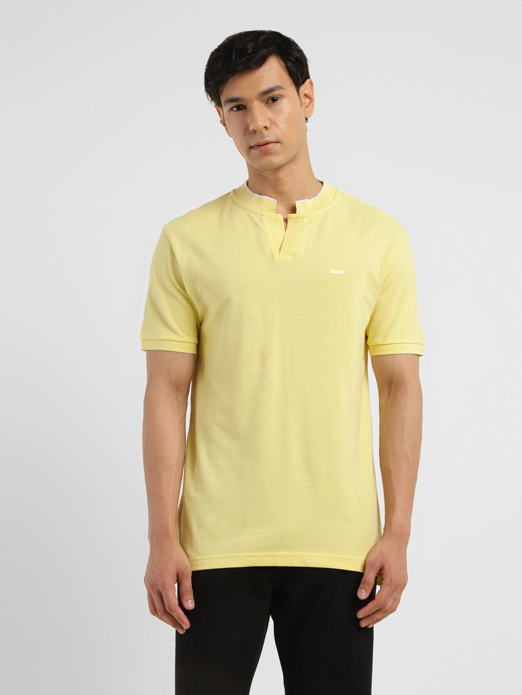 Men's Solid Slim Fit Henley Neck T-Shirt