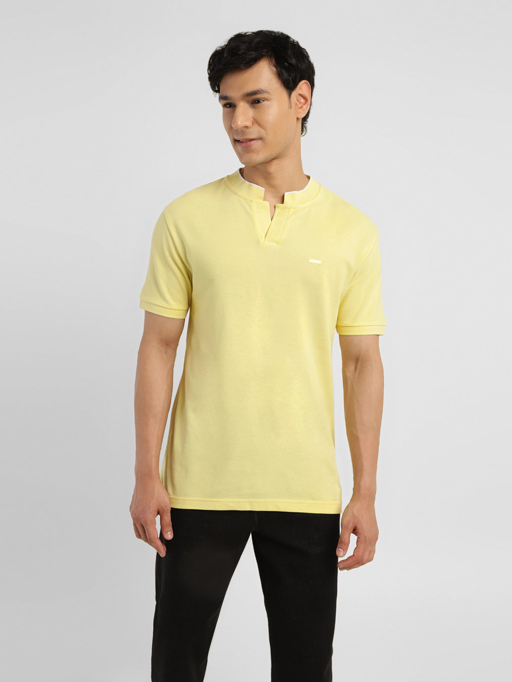 Men's Solid Slim Fit Henley Neck T-Shirt