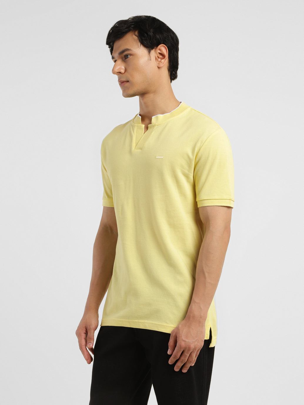 Men's Solid Slim Fit Henley Neck T-Shirt