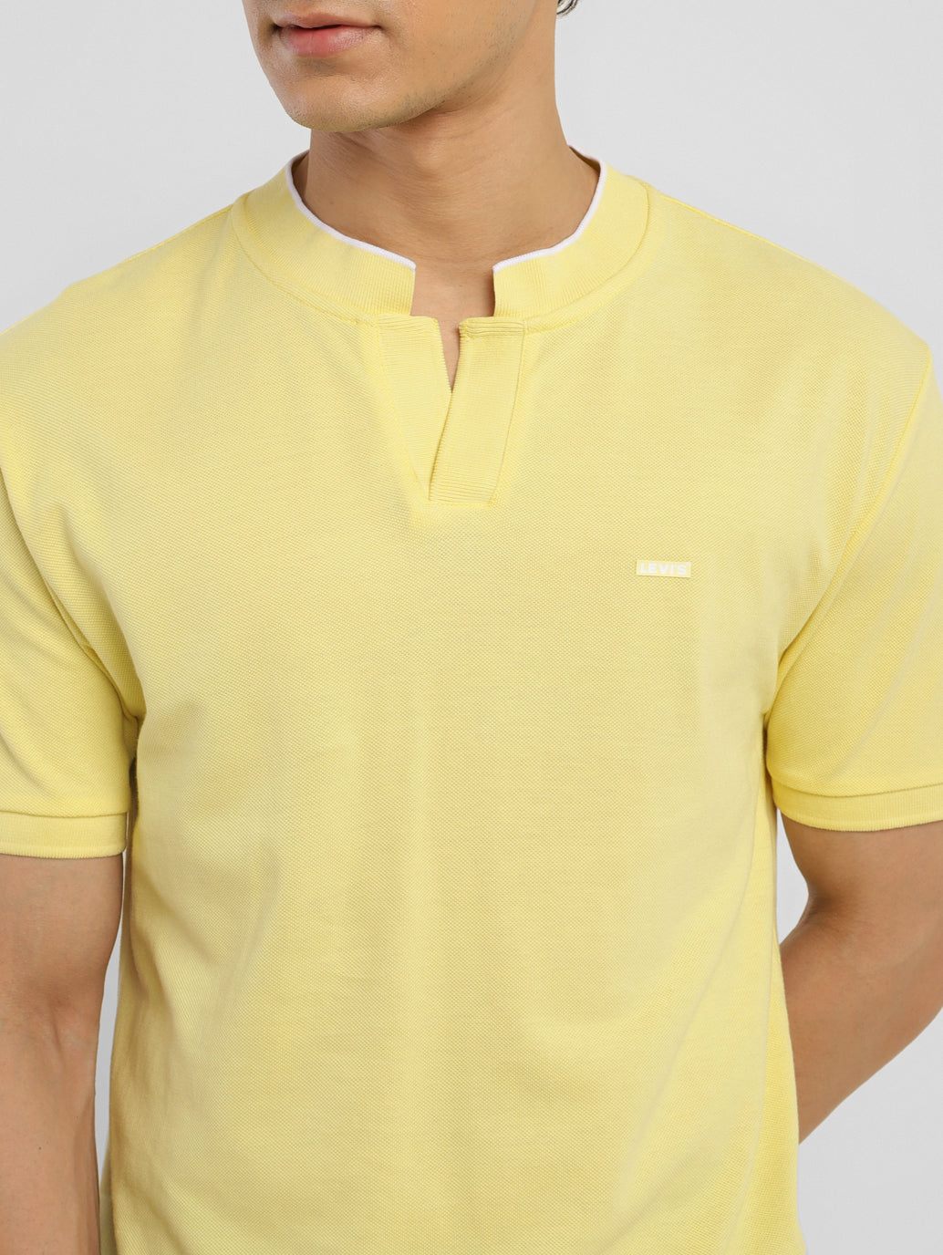 Men's Solid Slim Fit Henley Neck T-Shirt