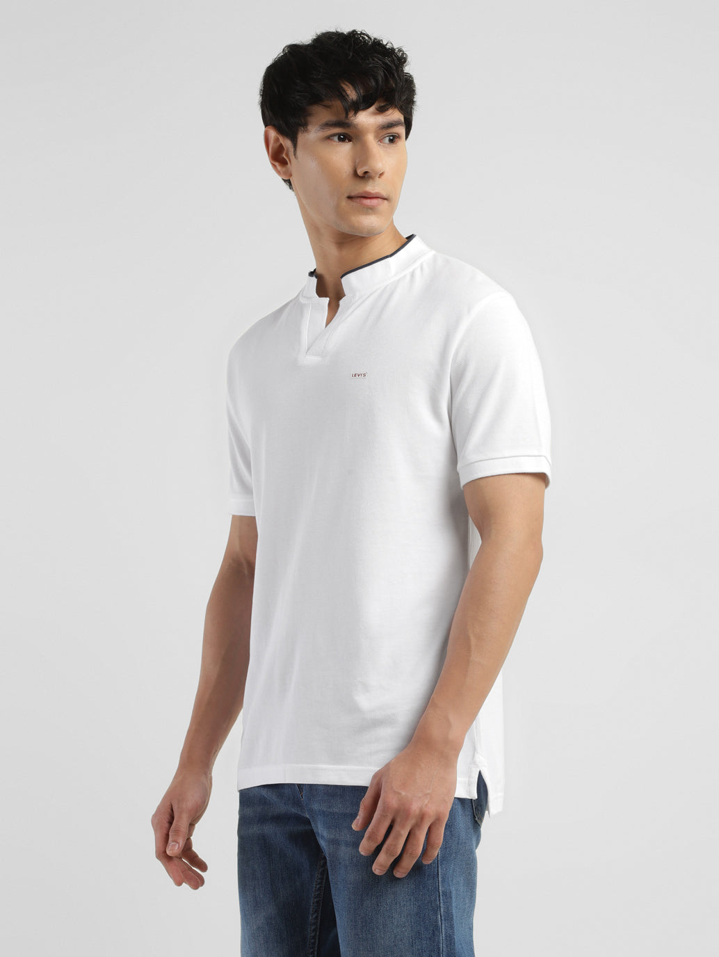 Men's Solid Slim Fit Henley Neck T-Shirt