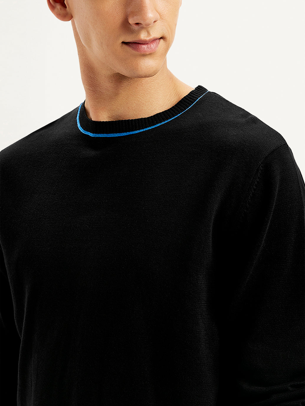 Men's Solid Black Crew Neck Sweater