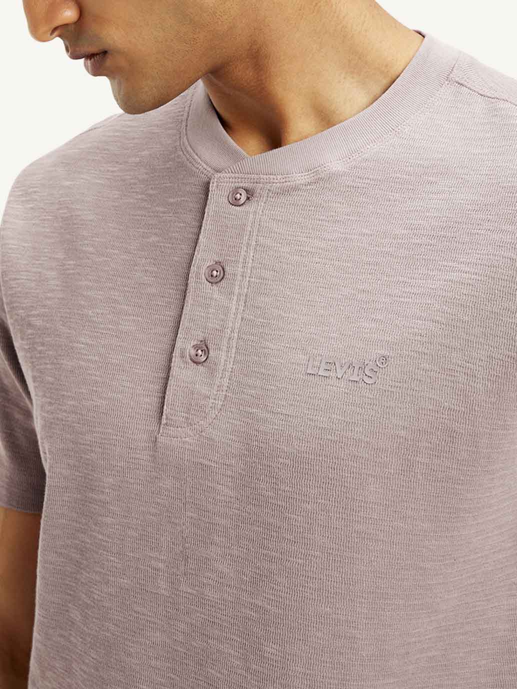 Men's Solid Slim Fit T-shirt - Detail View