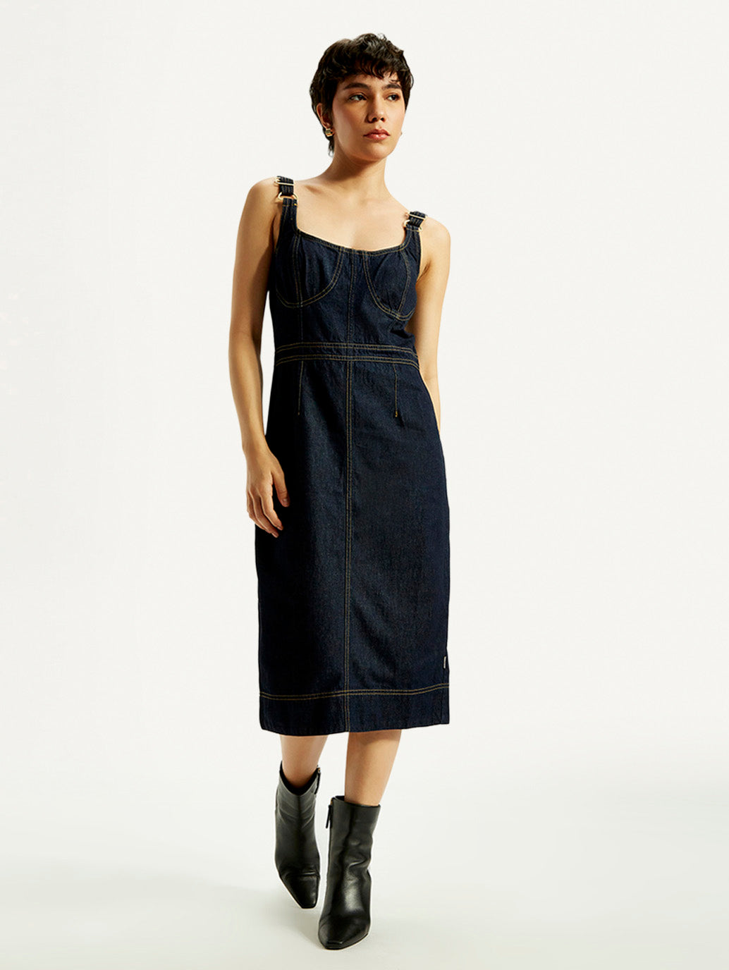 Women's Solid Indigo Scoop Neck Denim Dress - Styleshot View