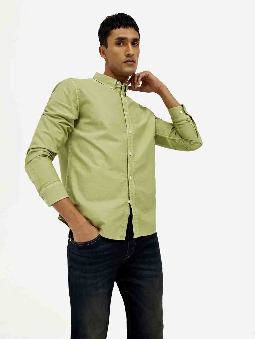 Men's Solid Dyed Slim Fit Shirt