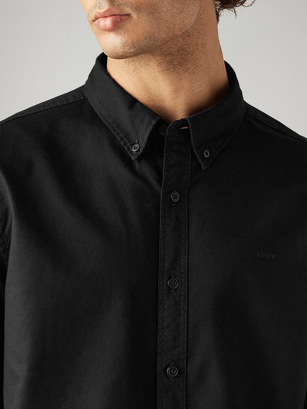 Men's Solid Slim Fit Oxford Shirt - Detail View