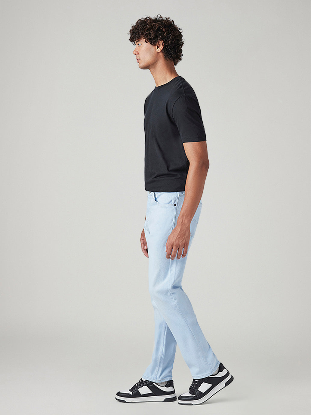 Men's 505 Light Blue Straight Fit Mid Rise Jeans - Side View