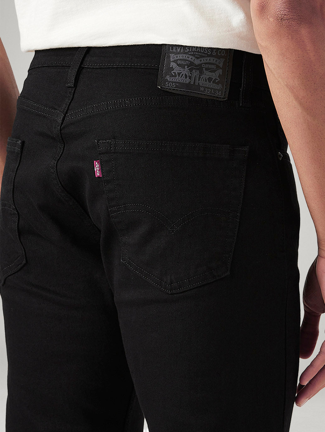 Men's 505 Black Straight Fit Mid Rise Jeans - Detail View