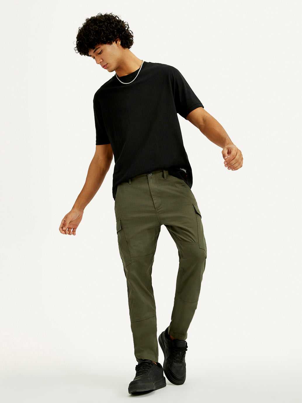 Men's Green Slim Fit Mid Rise Cargo Trousers - Elevated View