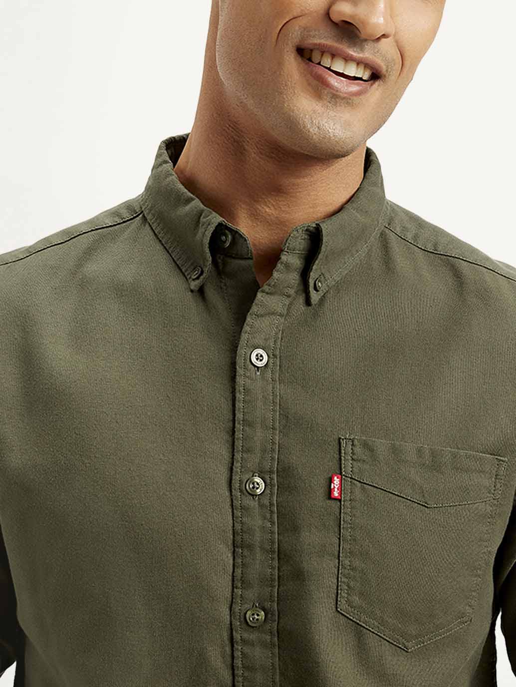 Men's Solid Slim Fit Oxford Shirt - Detail View
