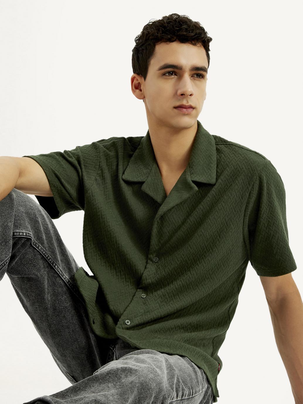 Men's Textured Relaxed Fit Resort Collar Shirt - Elevated View