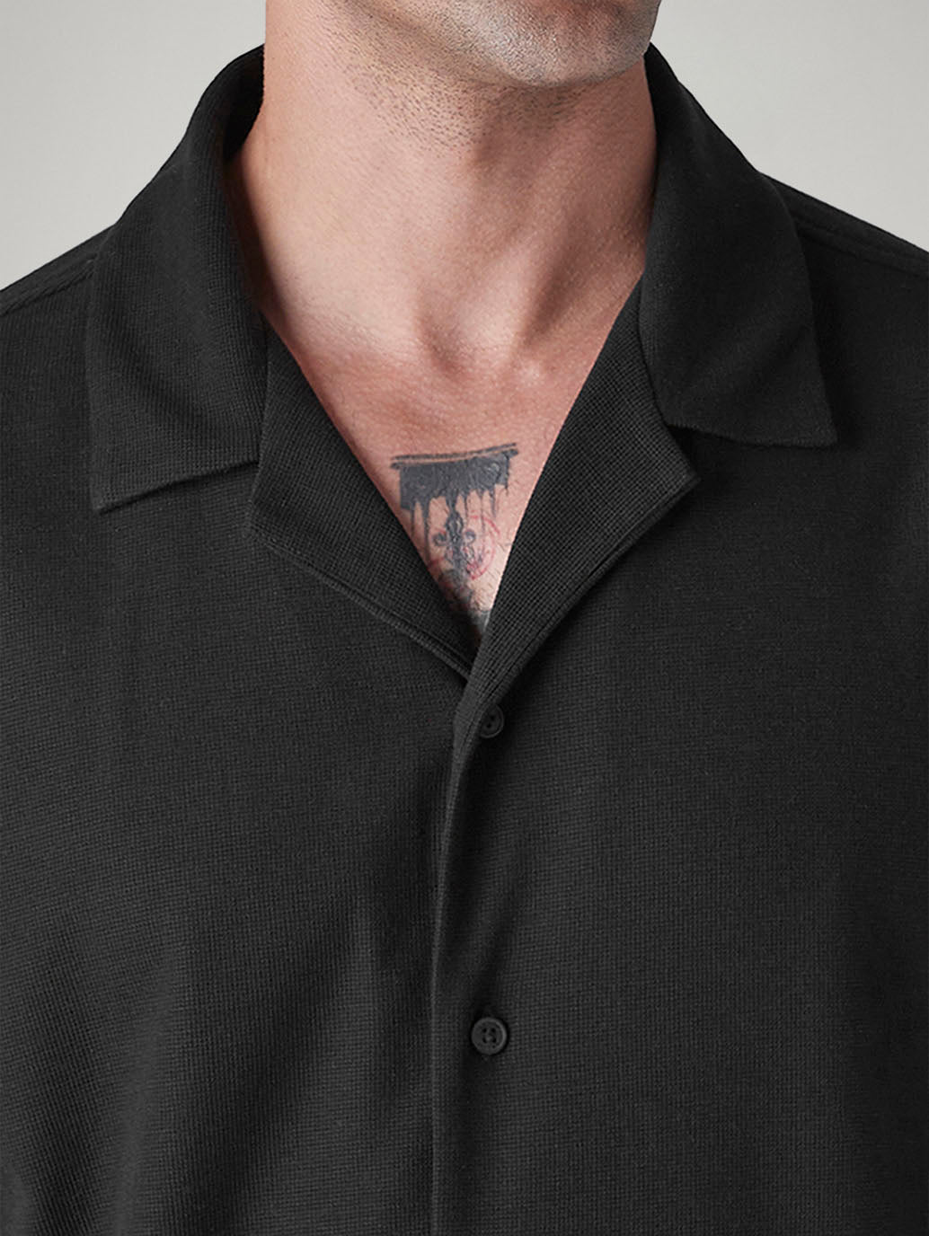 Men's Solid Relaxed Fit Resort Collar Shirt - Detail View
