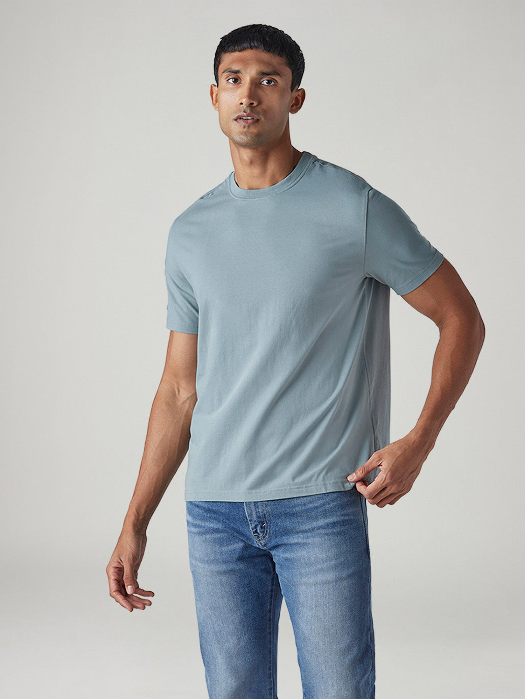 Men's Solid Regular Fit Jersey T-Shirt - Front View
