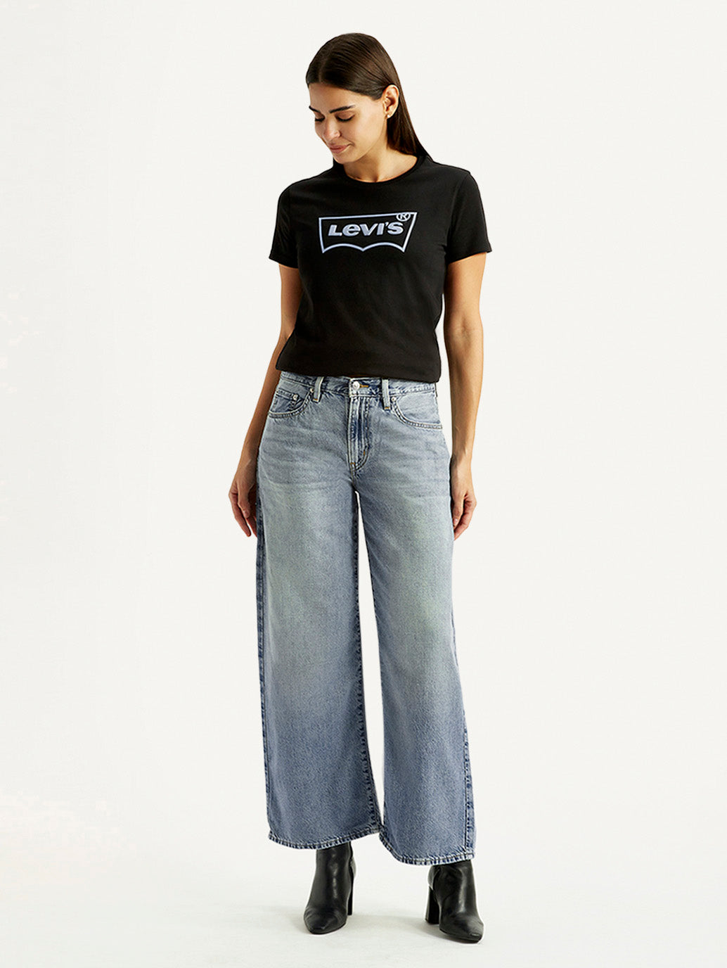 Women's Light Blue XL Straight Loose Fit Mid Rise Jeans - Front View