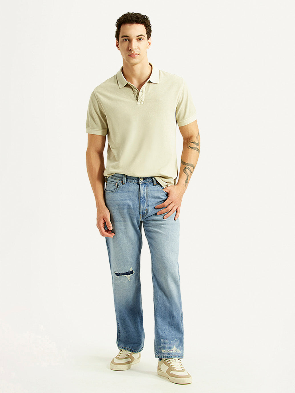 Men's 555 Light Blue Loose Fit Mid Rise Jeans - Styleshot View