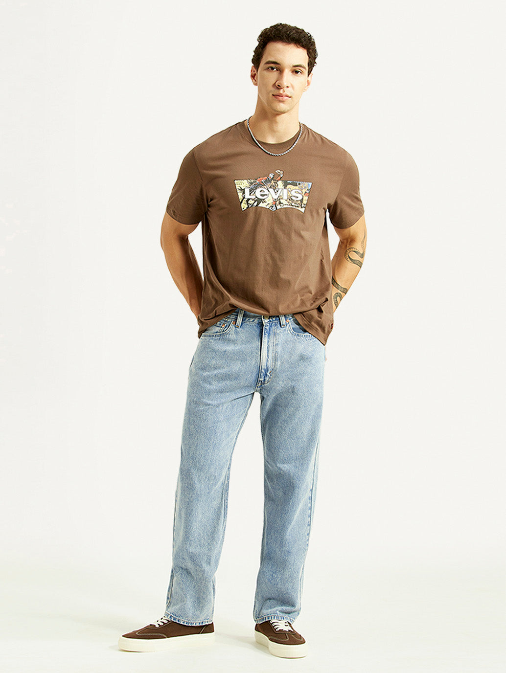 Men's 555 Light Blue Loose Fit Mid Rise Jeans - Styleshot View