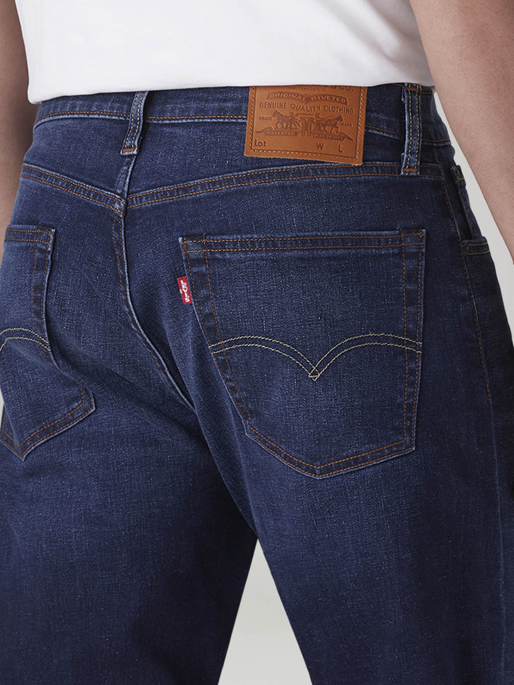 Men's 555 Dark Blue Relaxed Straight Fit Mid Rise Linen Jeans - Detail View
