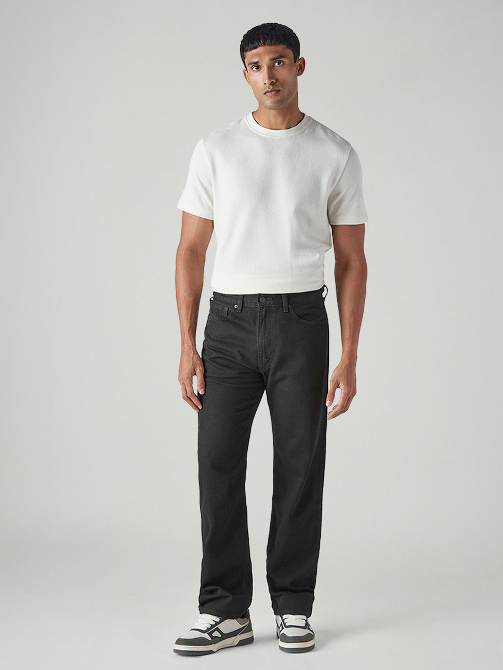 Men's 555 Black Relaxed Straight Fit Mid Rise Jeans - Front View
