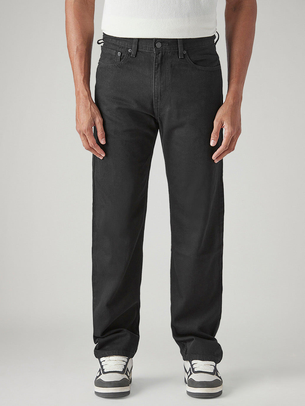Men's 555 Black Relaxed Straight Fit Mid Rise Jeans - Front View