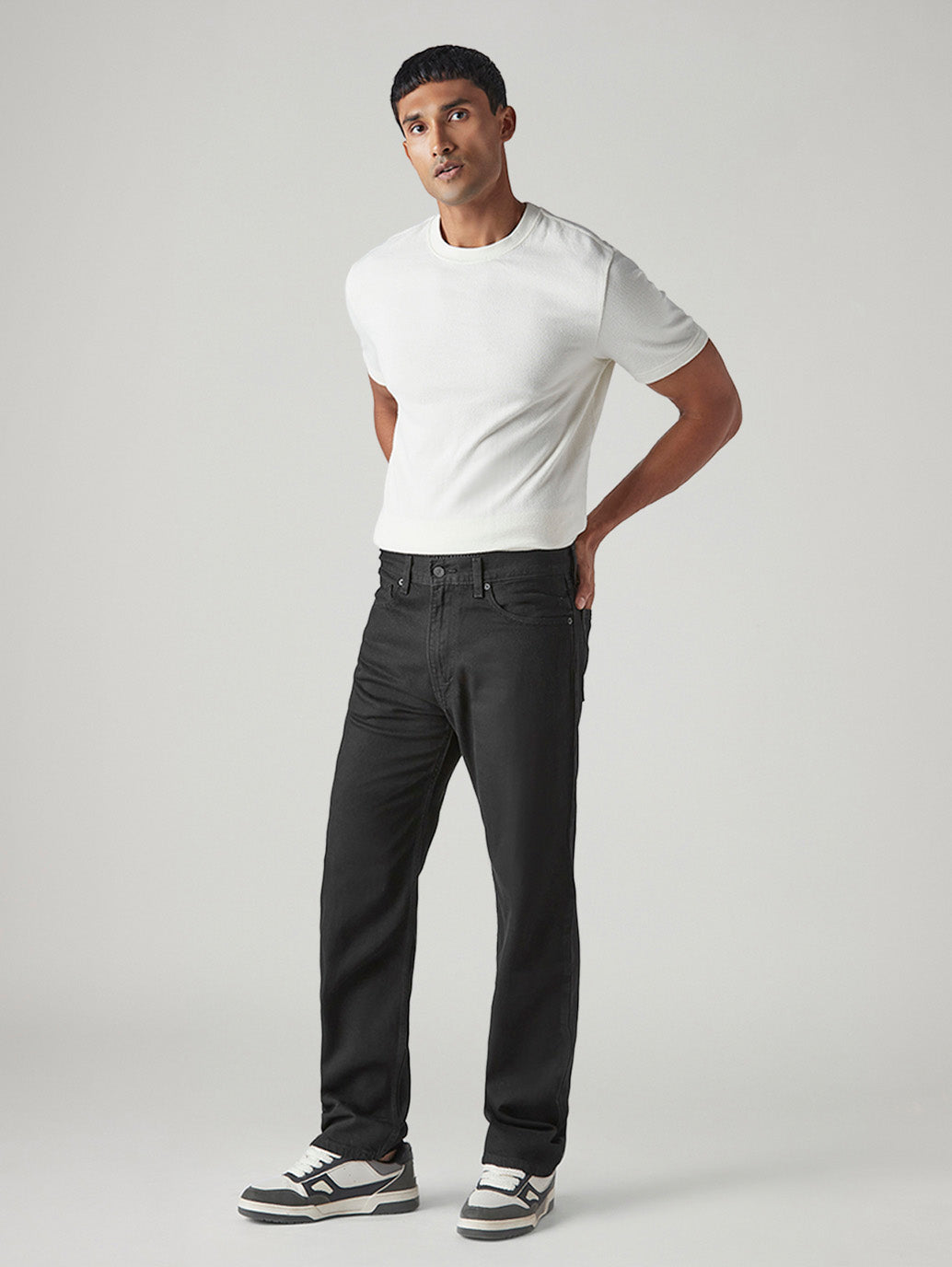 Men's 555 Black Relaxed Straight Fit Mid Rise Jeans - Side View