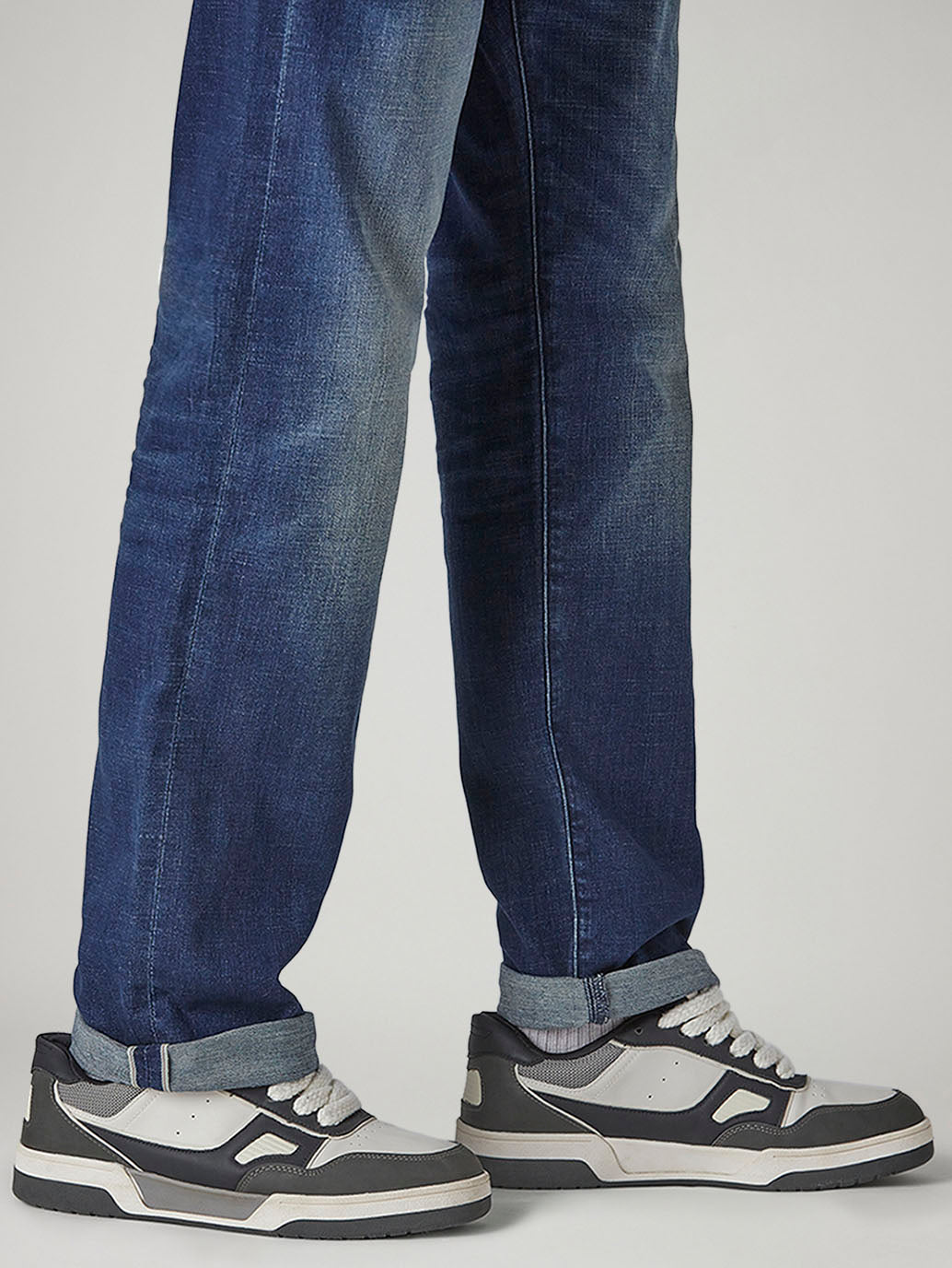 Men's 555 Blue Relaxed Straight Fit Mid Rise Selvedge Jeans - Detail View