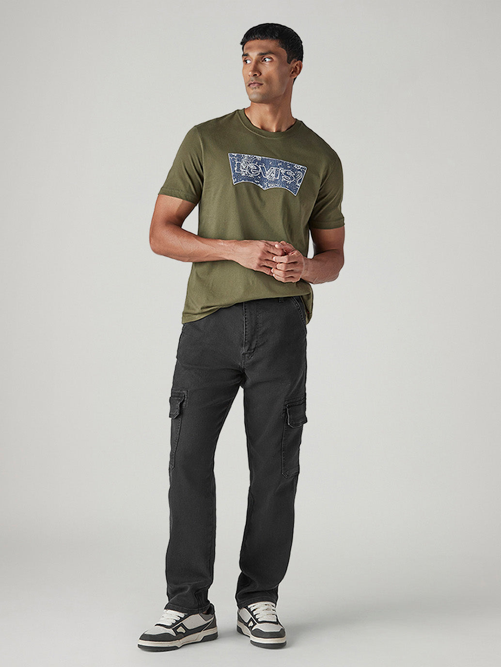 Men's 568 Black Loose Fit Mid Rise Cargos
