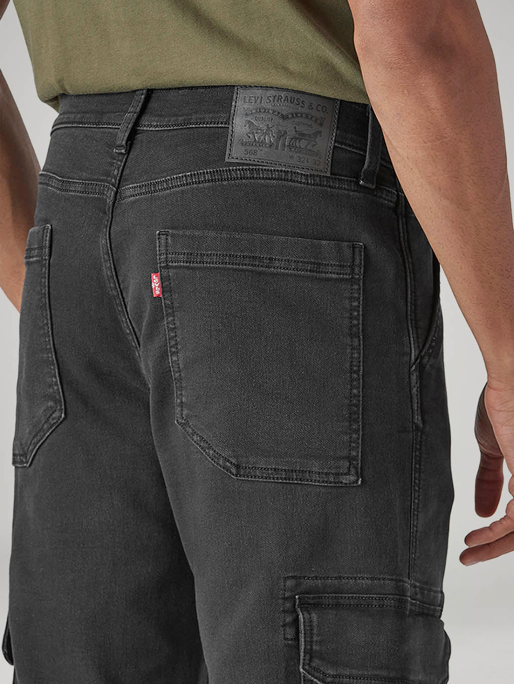 Men's 568 Black Loose Fit Mid Rise Cargos - 20 View