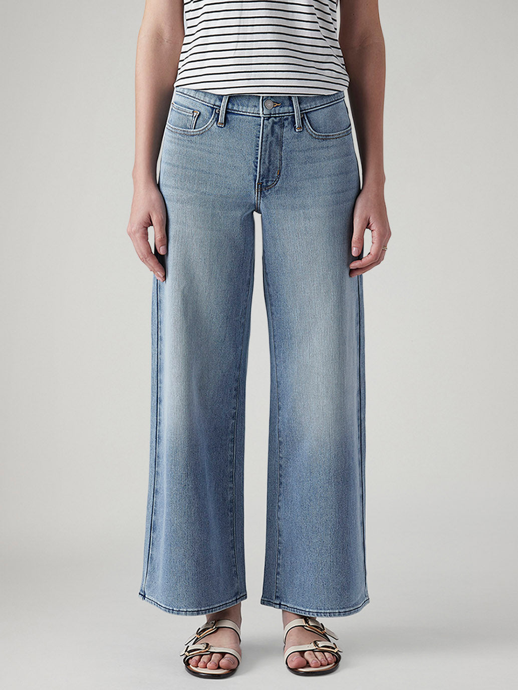 Women's 318 Light Indigo Shaping Wide Leg Fit Mid Rise Jeans - Front View