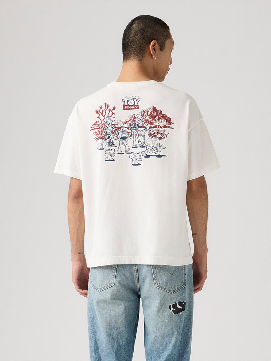 Levi’s® x Toy Story Boxy Tee- Alien M Levi's® x Toy Story Men's Boxy Tee – Levis India Store
