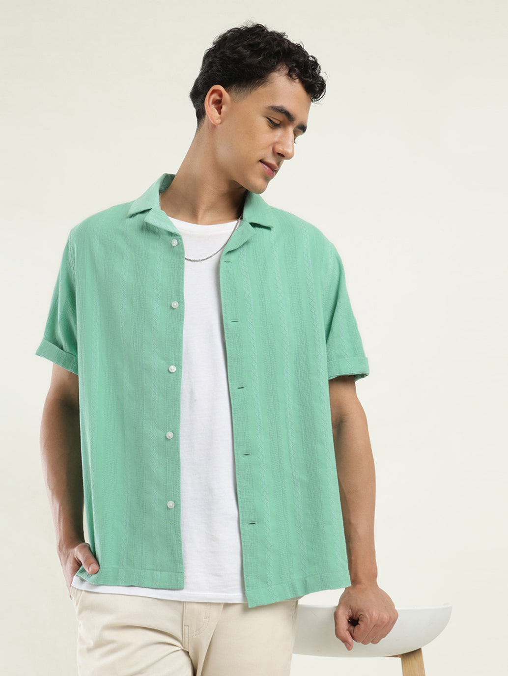 Men's Striped Spread Collar Shirt