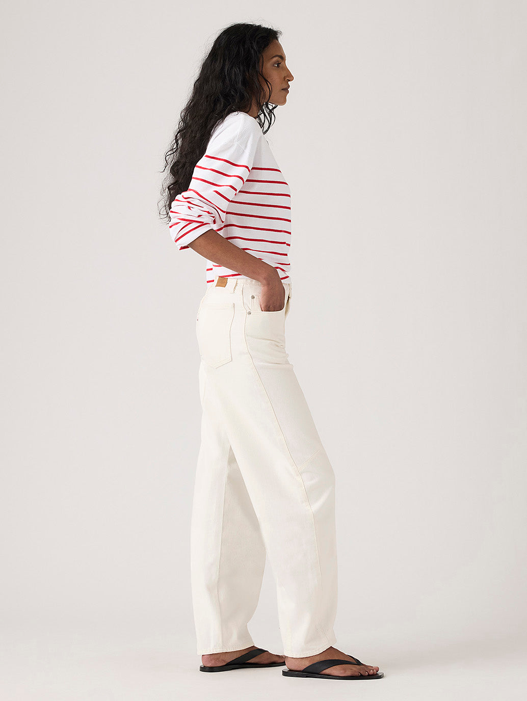Women's Baggy Dad Barrel Jeans - Side View