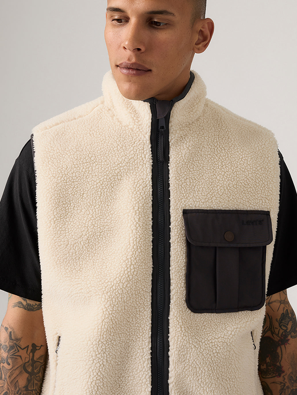 Men's Joonie Sherpa Vest - Detail View