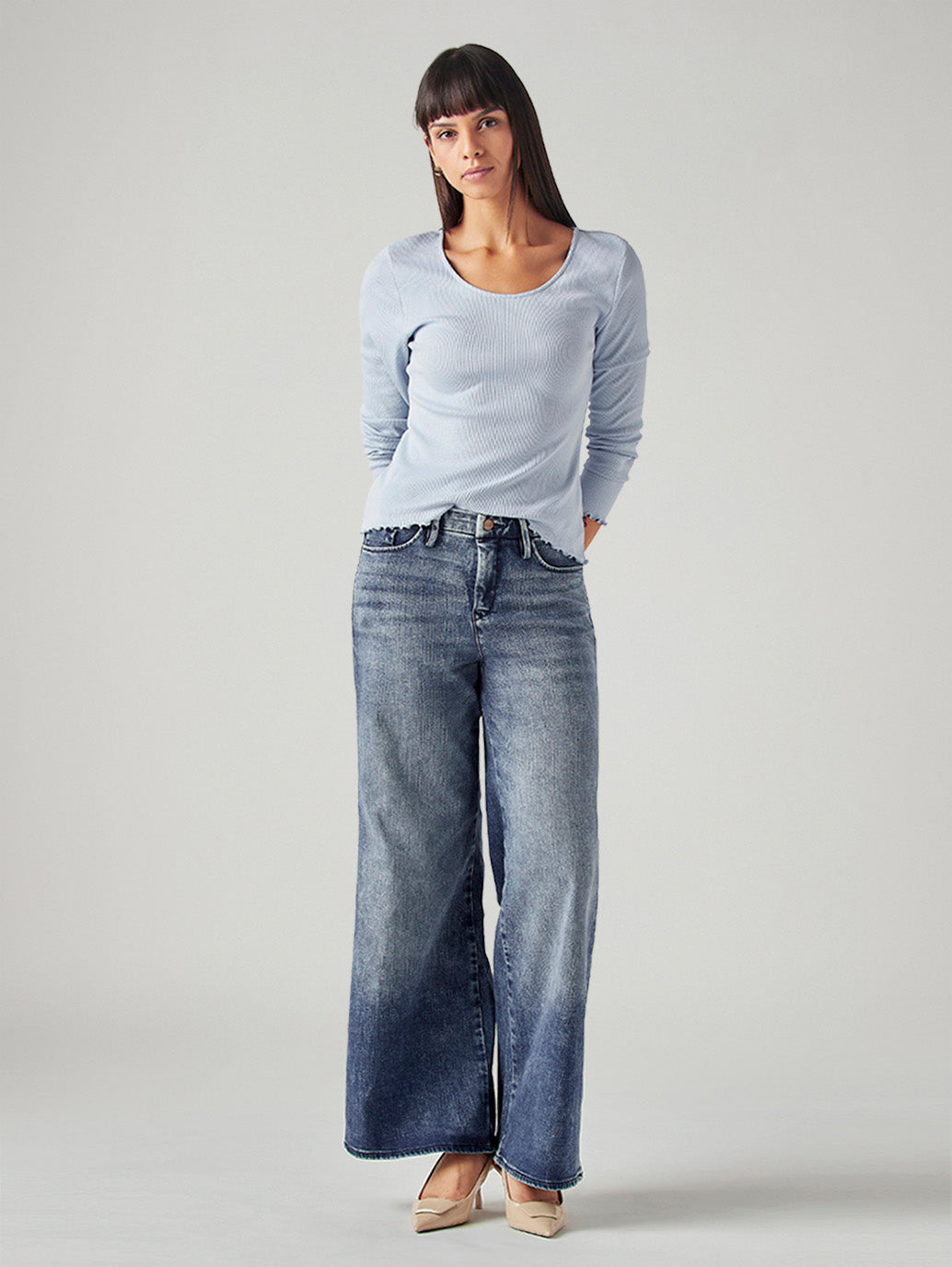 Women's 318 Dark Indigo Shaping Wide Leg Fit Mid Rise Redloop Jeans - Styleshot View