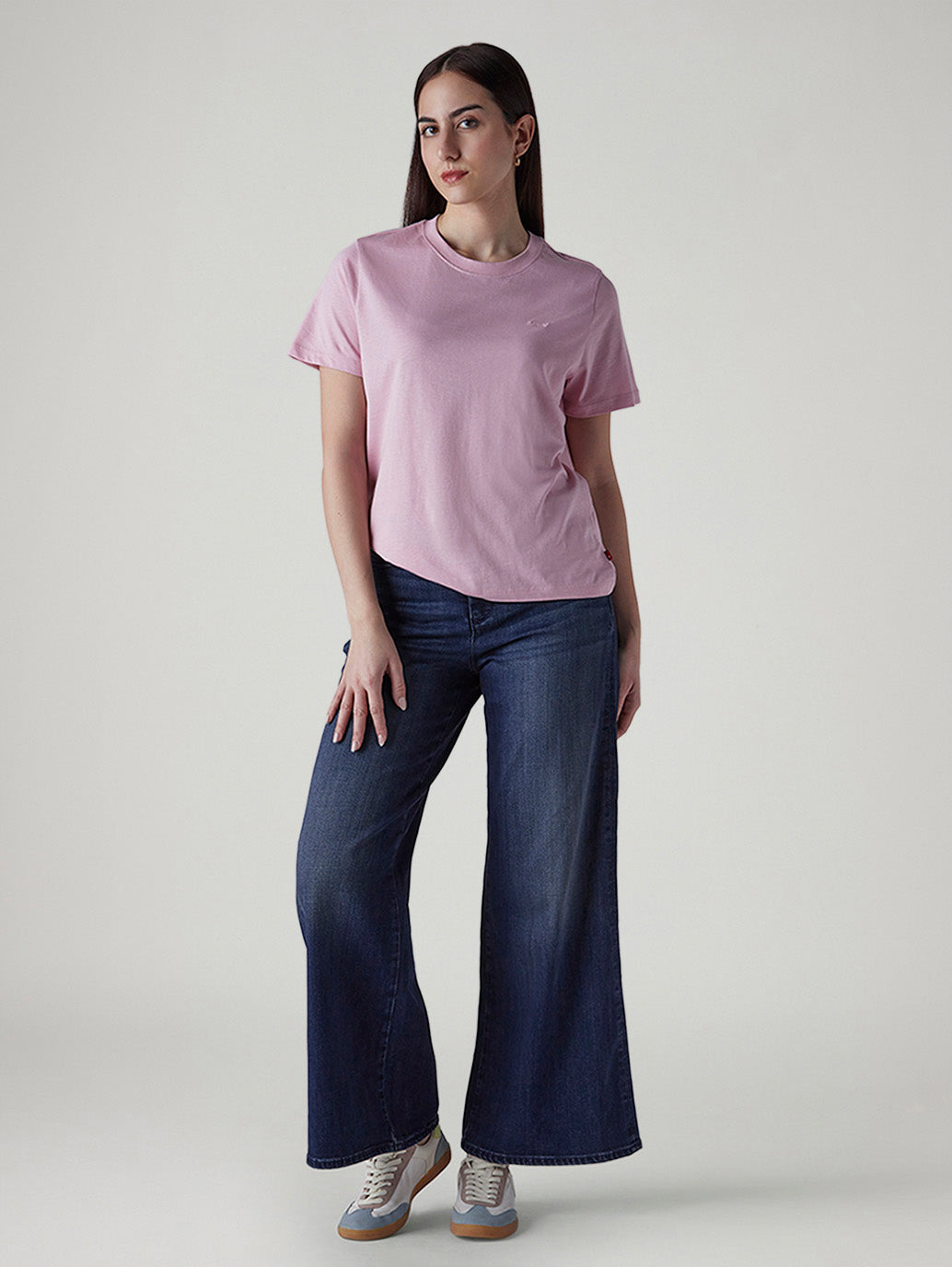 Women's 318 Dark Indigo Shaping Wide Leg Fit Mid Rise Redloop Jeans - Styleshot View