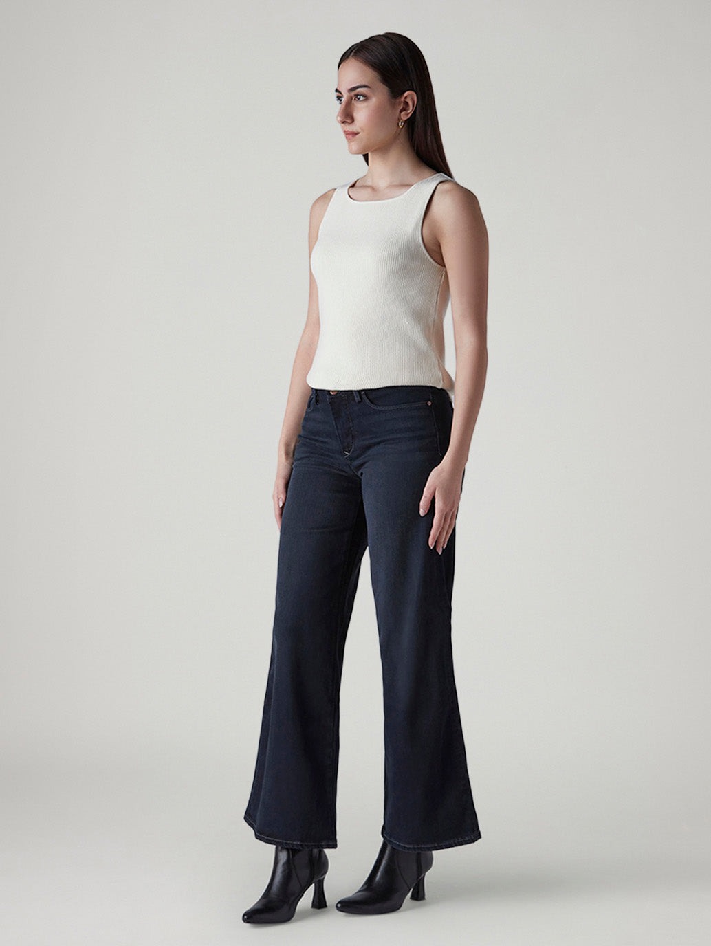 Women's 318 Shaping Wide Leg Fit Mid Rise Redloop Jeans - Side View
