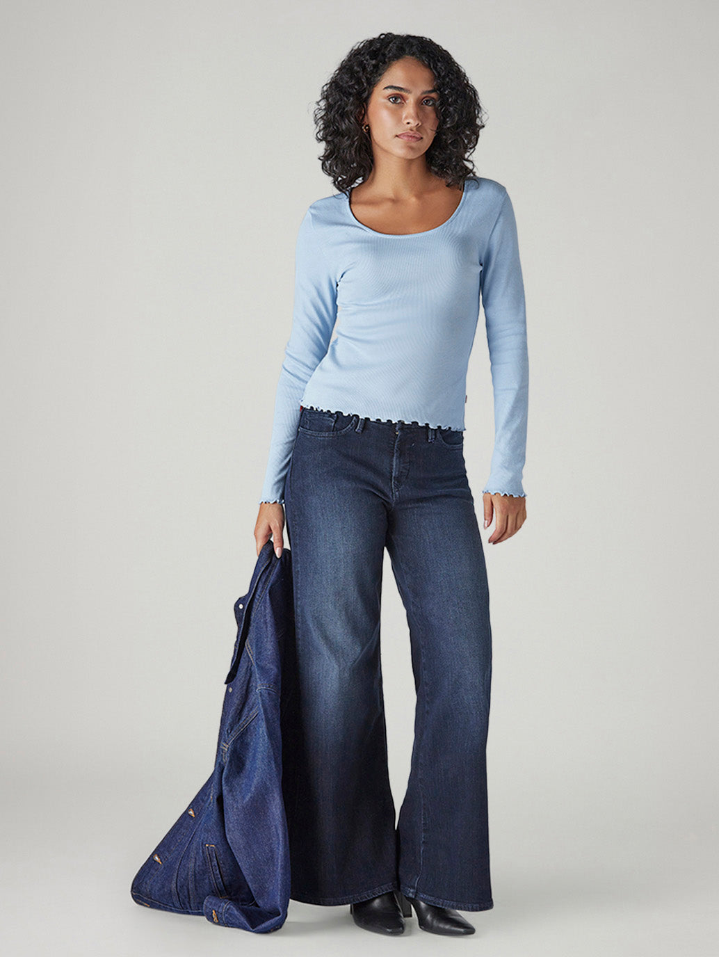 Women's 318 Dark Blue Shaping Wide Leg Fit Mid Rise Redloop Jeans - Styleshot View
