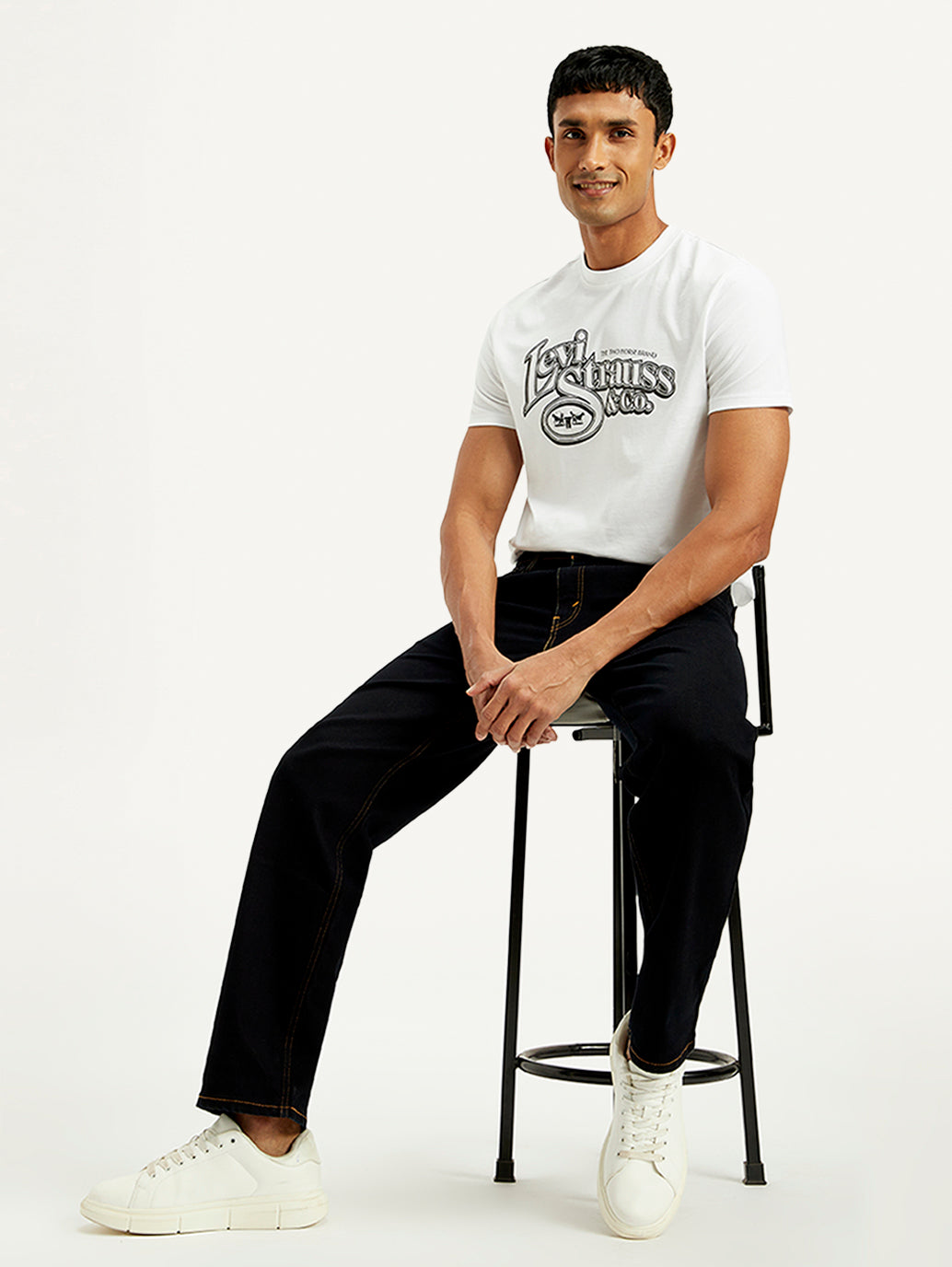 Men's 568 Dark Blue Loose Fit Mid Rise Jeans - Elevated View