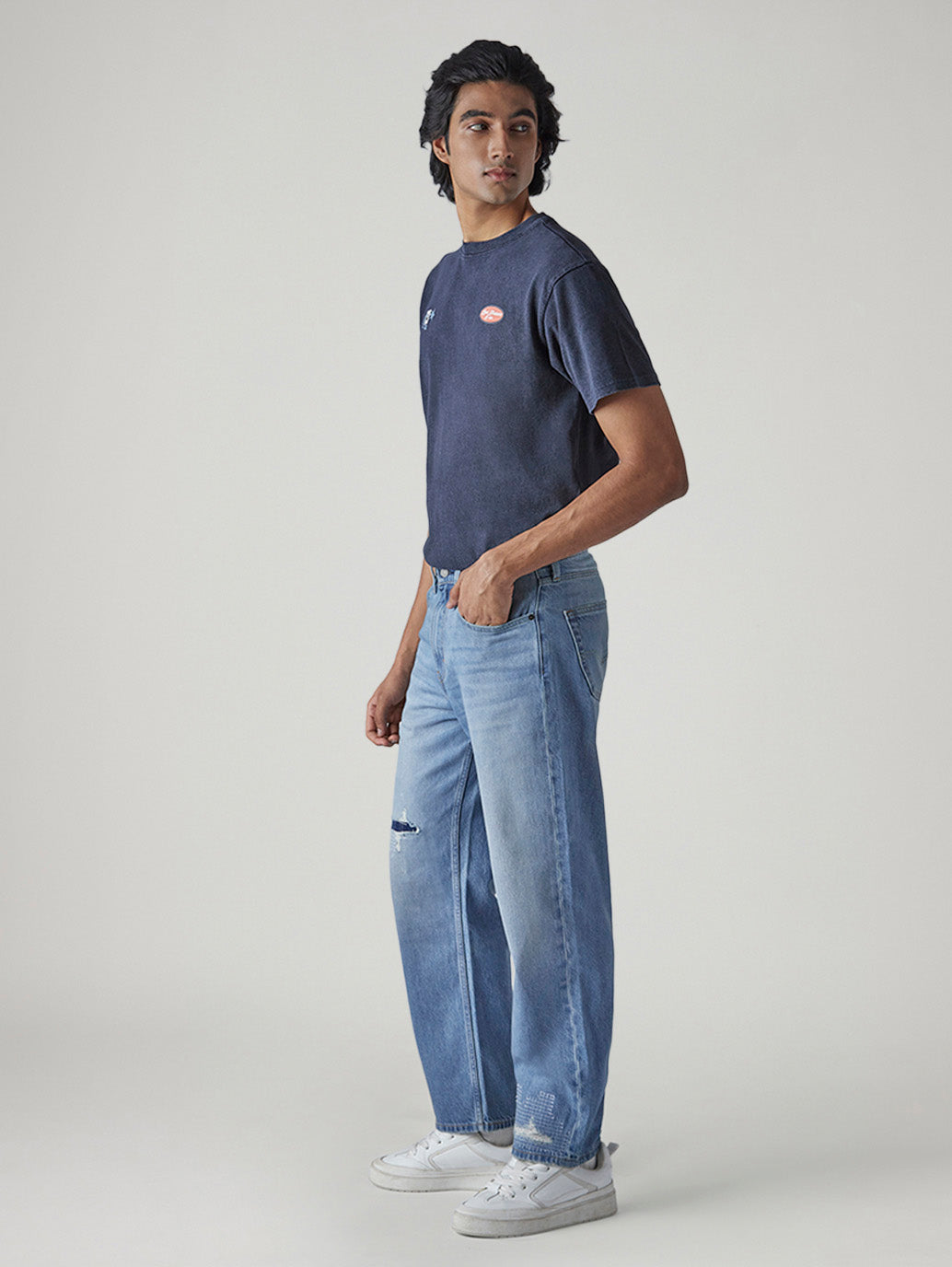 Men's 568 Light Indigo Loose Fit Mid Rise Jeans - Side View