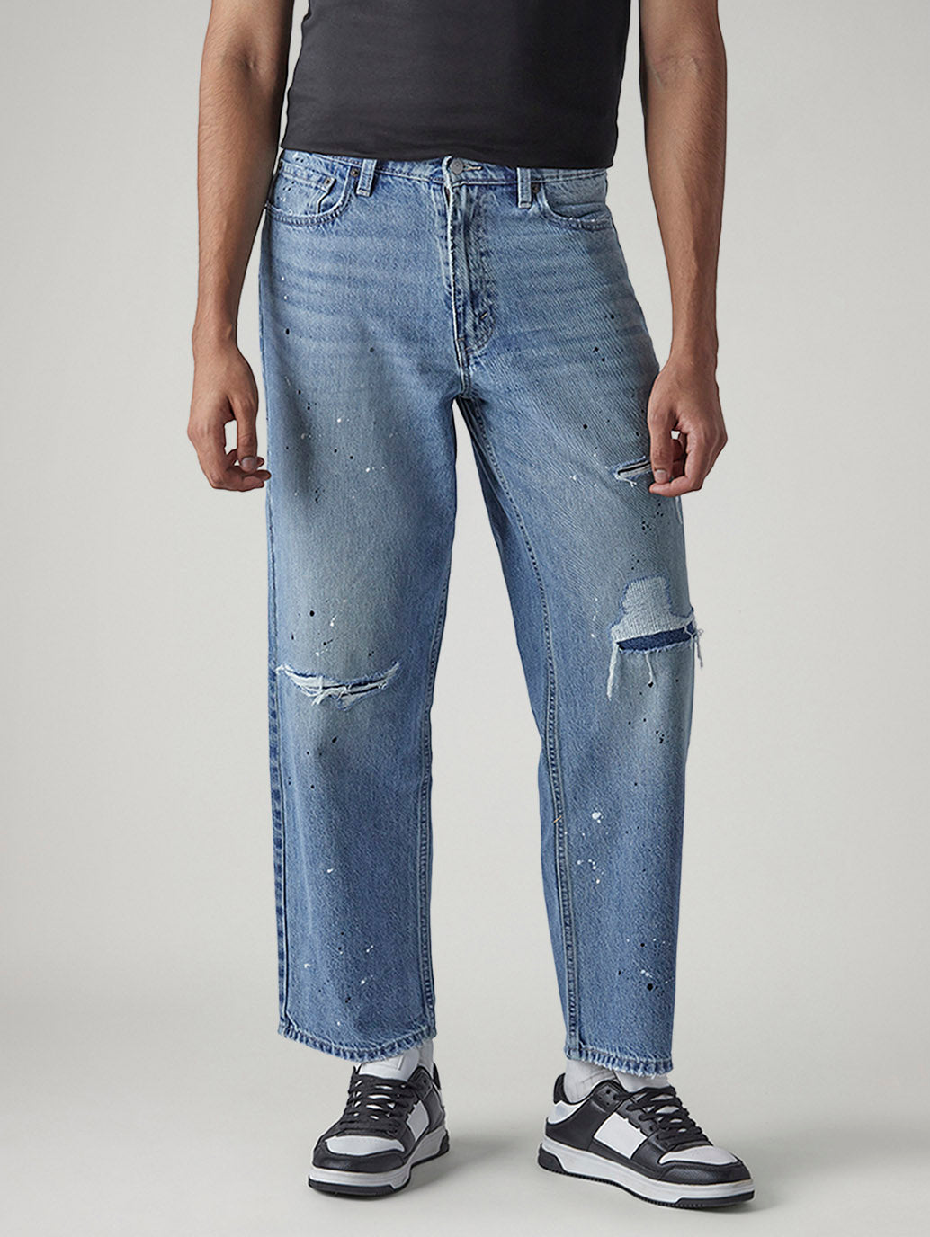 Men's 568 Light Indigo Loose Fit Mid Rise Jeans - Front View