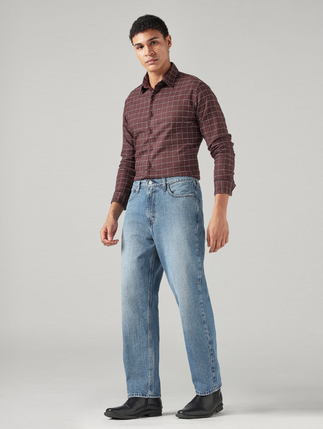 Men's 568 Light Blue Loose Fit Mid Rise Jeans - SIde View