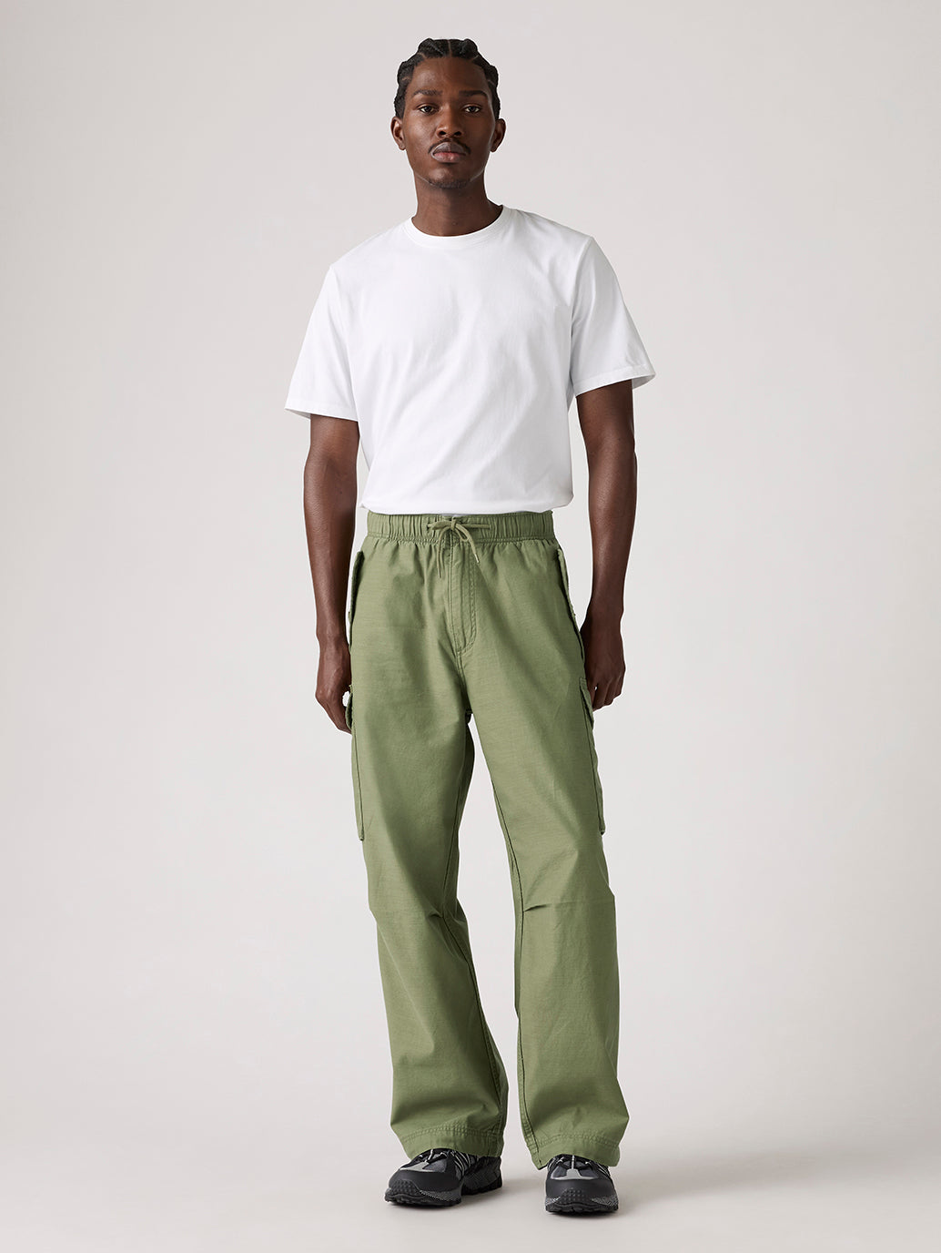 Men's Green Baggy Fit Mid Rise Cargo Trousers - Front View