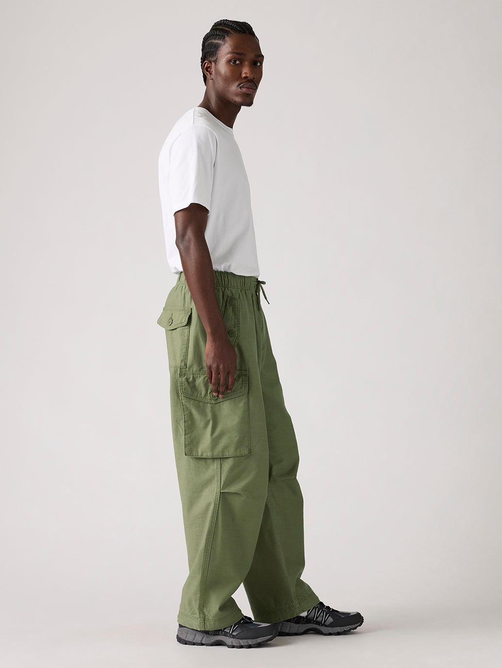 Men's Green Baggy Fit Mid Rise Cargo Trousers - Side View