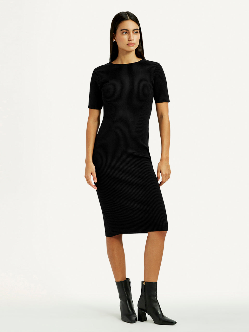Women's Solid Black Boat Neck Dress