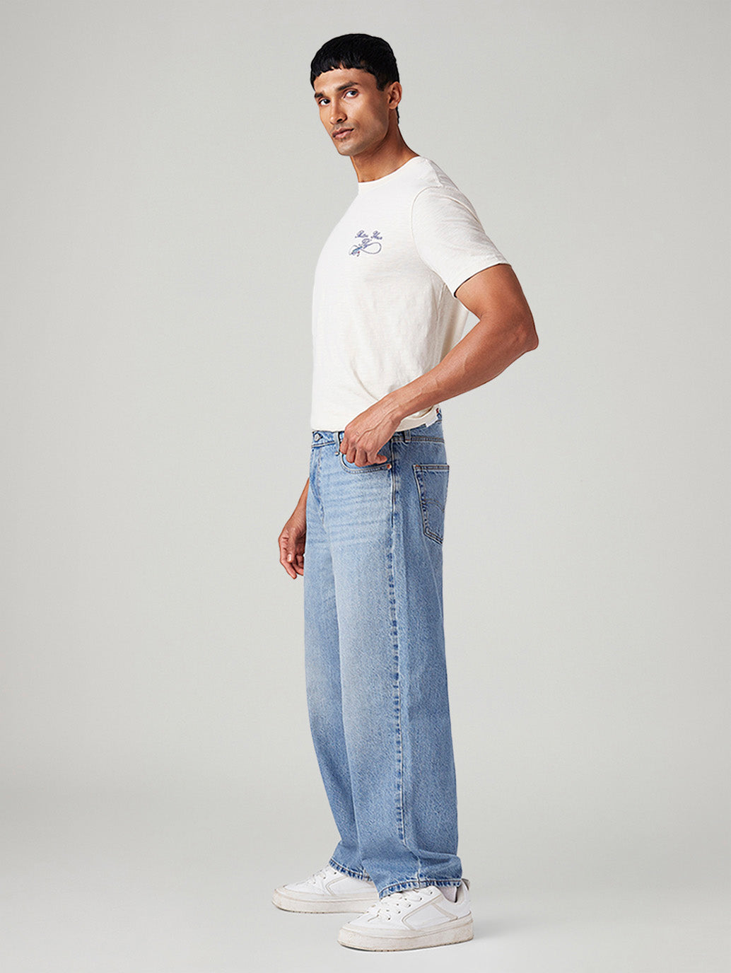 Men's 578 Light Blue Baggy Fit Mid Rise Jeans - Side View