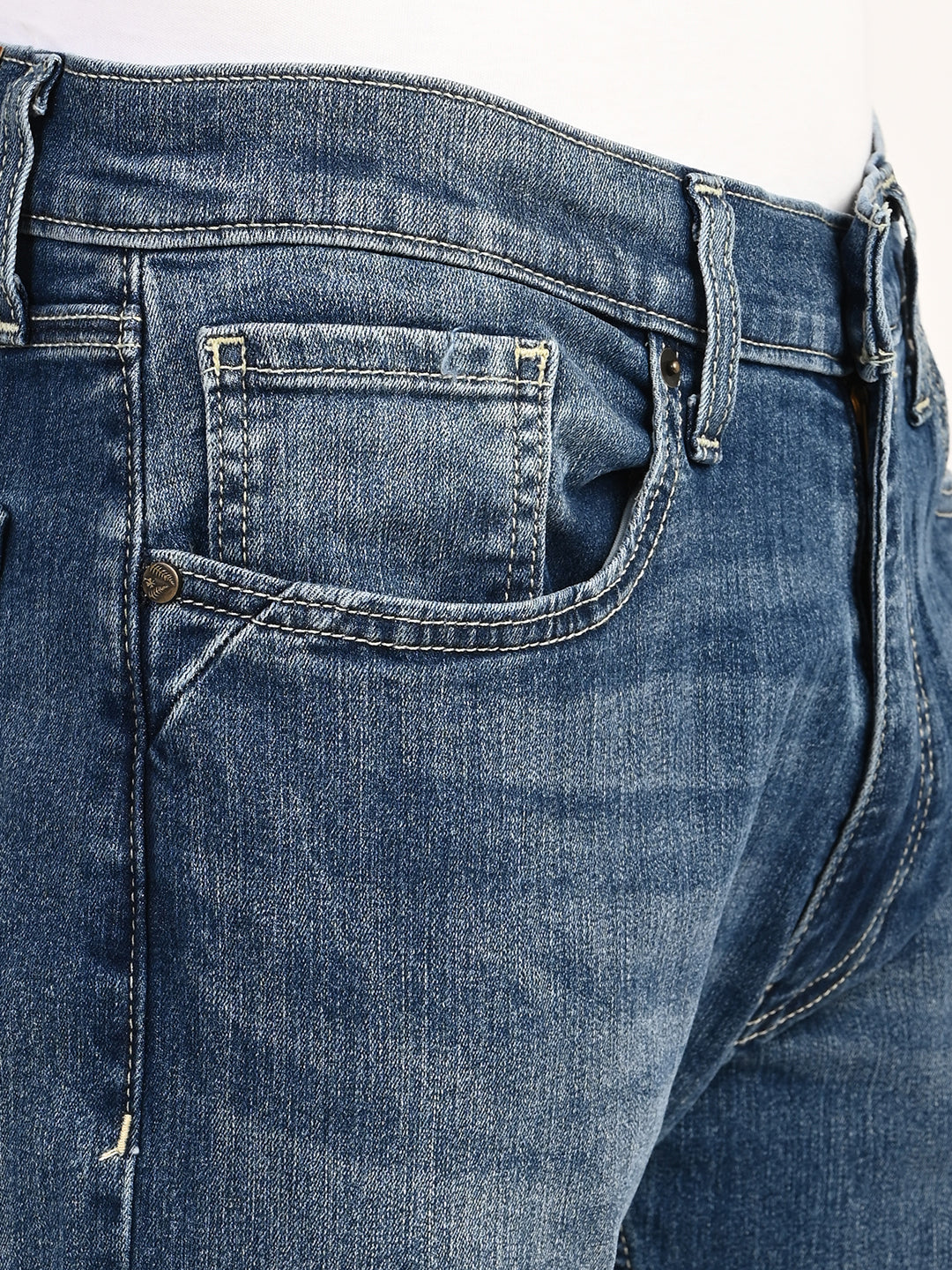Men's 555 Blue Relaxed Straight Fit Mid Rise Jeans - detail View