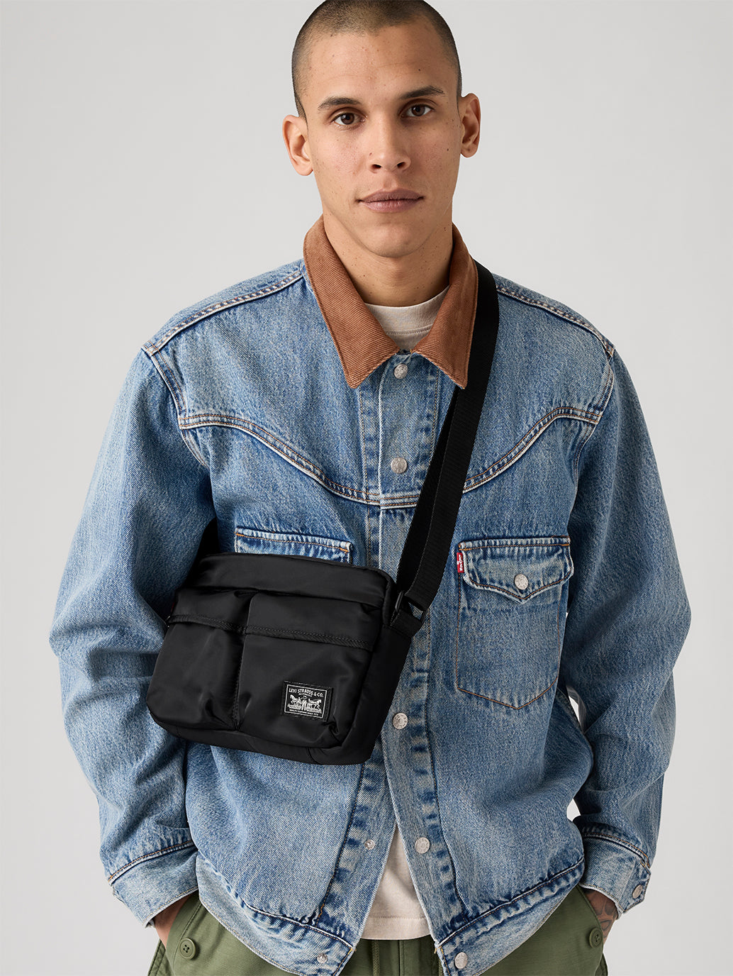 Unisex Black Solid Crossbody Bag