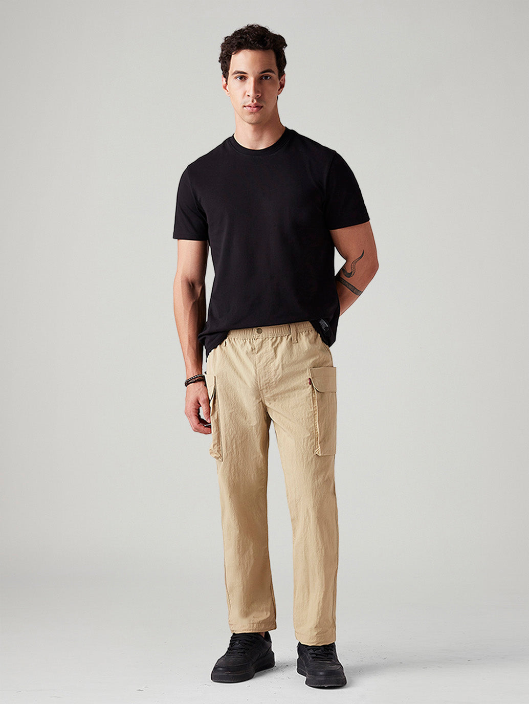 Men's Beige Authentic Relaxed Straight Fit Mid Rise Cargos