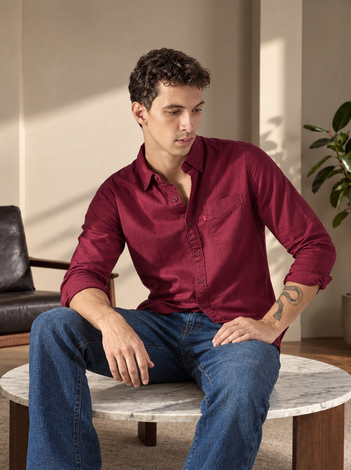 Men's Solid Button Down Collar Slim Fit Oxford Shirt